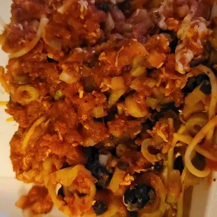 The pile is what was picked out and not listed as ingredients. The little bit of noodles is how much pasta was in it. IT LOOKED DISGUSTING!