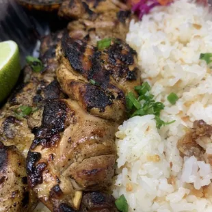 Chicken insanal skewers with garlic rice @veefoodlife