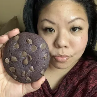 Ube chocolate chip cookie @veefoodlife