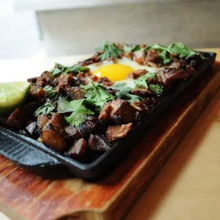 Sizzling Sisig