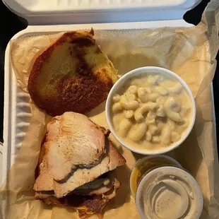 Turkey sandwich, no toppings, sauce on the side.