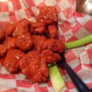 chicken wings, bbq wings, fried chicken wings, fried chicken, chicken, bbq chicken, poultry, chicken wings and fried chicken, food