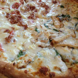 Alfredo Bacon and Goat Cheese Pizza