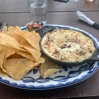 Hot Kale & Artichoke Dip