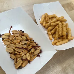 complimentary peanuts and spicy lobster chips