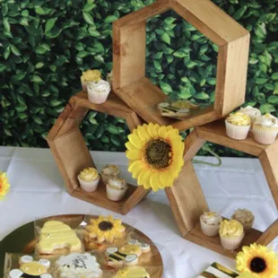 Matching Honey Bee themed mini cupcakes and cookie assortment.