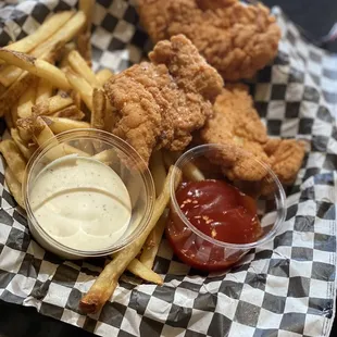 Chicken strips (kids menu)