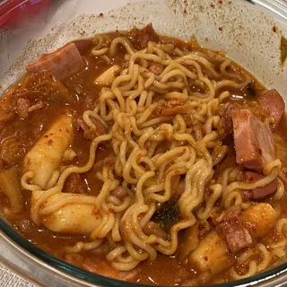 Budaejjigae (Army Base Stew)