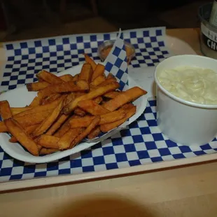 Sweet Potato fries with an awesome spicy mango dipping sauce and the four cheese mac n cheese.