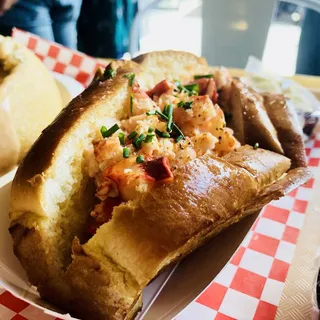 Connecticut-Style Lobster Roll - Served Warm