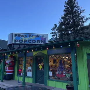 the front of pikes peak popcorn