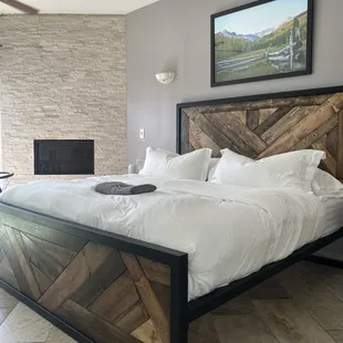 peak suite - local photography and custom furniture 2022