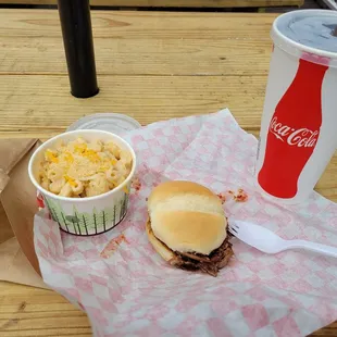 Kids plate - brisket, mac&amp;cheese, root beer