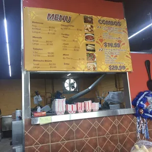 Great food! What can I say! The all meat barbacoa very tasty! Ordered masa to go &amp; great flavor as well..