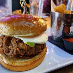 Jalapeno popper juicy burger