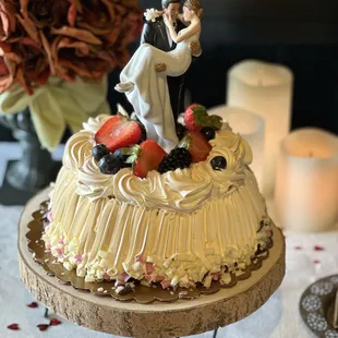 Elopement wedding celebration cake