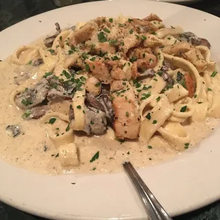 Fettuccine Alfredo
