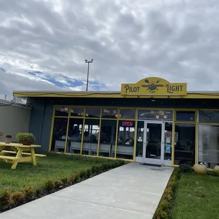 the front entrance of a restaurant