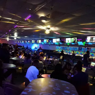 Busy night waiting our turn! First time here!