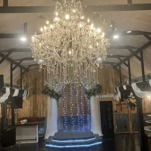 Pin Oak Farms Wedding Venue is now booking weddings &amp; events.  Contact Windy at (901) 623-6011.