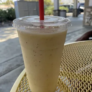 Piña colada smoothie