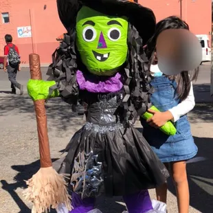 Halloween Party piñata!