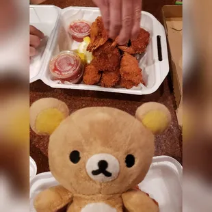 The 18 piece Butterflied Shrimp is enough for 4 people. #pinball #pizza #rilakkuma #burbank #pinballpizza #mortimerthebear