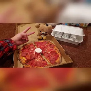 Complimentary Pepperoni Pizza and Corn on the Cob. #pinball #pizza #rilakkuma #burbank #pinballpizza #mortimerthebear