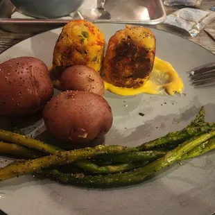 Lobster cakes, full of big lobster pieces