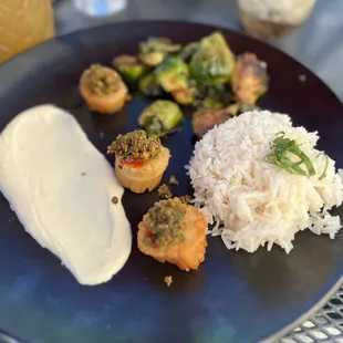 Scallops, jasmine rice, beure blanc, Brussels.