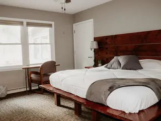 Sonlit Retreats