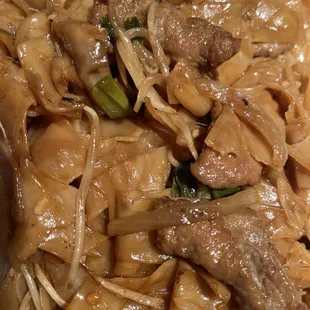 Chow fun dry beef with rice noodles