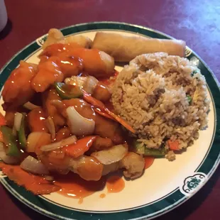 Sweet and sour chicken lunch special