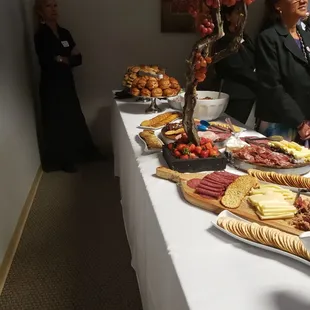 Small Bites w/Charcuterie Board