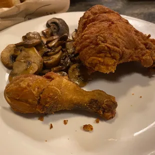 Fried chicken special with mushrooms
