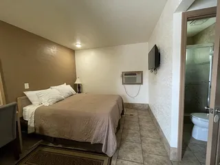 Topper's Motel