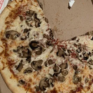 Mushroom pizza - has to be eaten fresh!