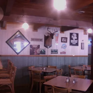 Woodlands-themed pizza place