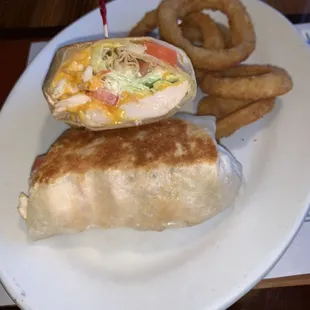 I had the chicken wrap. Packed with chicken end to end. Very tasty and filling.