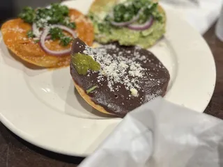 Mucha Comida Chapina