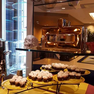 Complimentary cupcakes for guests in lobby