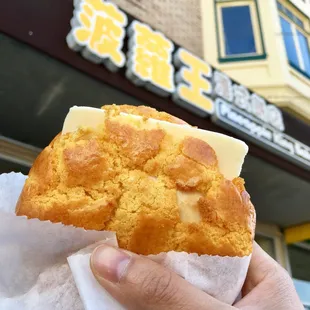 Pineapple bun with butter