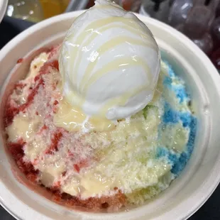 Shaved ice after a Haleiwa drive