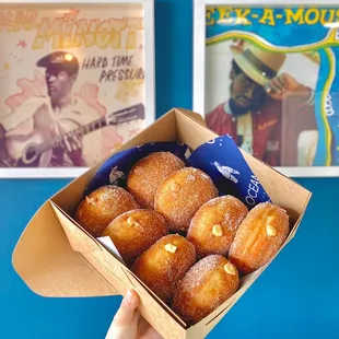 malasada: lilikoi x4, guava x4 (07/2023)