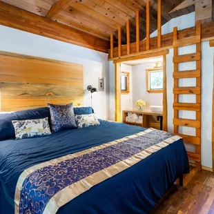 Muir is a one room chalet with sleeping loft, perfect for families of two to 4. Maximum number of adults is 4.