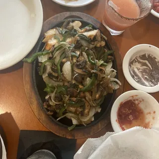 Chicken Con Hongos