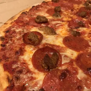 18" pepperoni and sausage pizza
