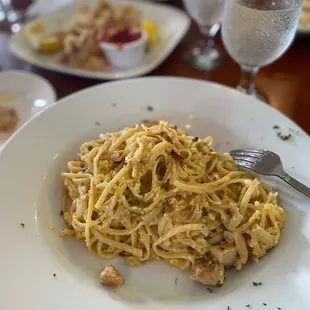 Linguini a La Carbonara Pollo