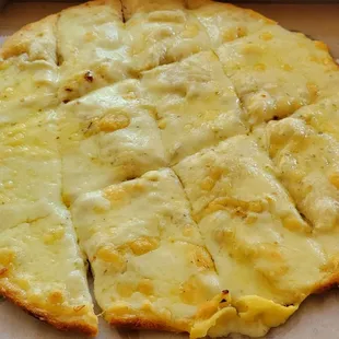 13" white pizza