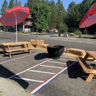 Cute, patriotic outside sitting area.